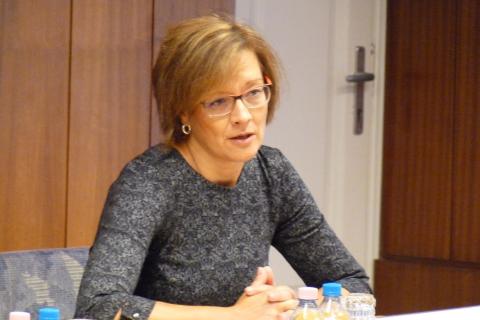 Dr. Bakos Éva