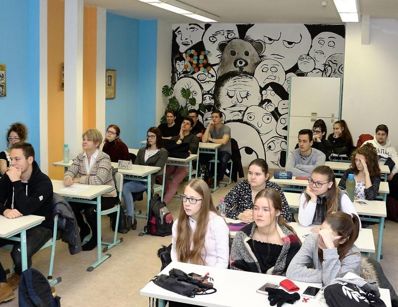 szolnok varga katalin gimn. Thumbnail