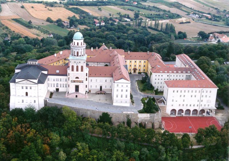 Hiteleshely: Pannonhalma Thumbnail